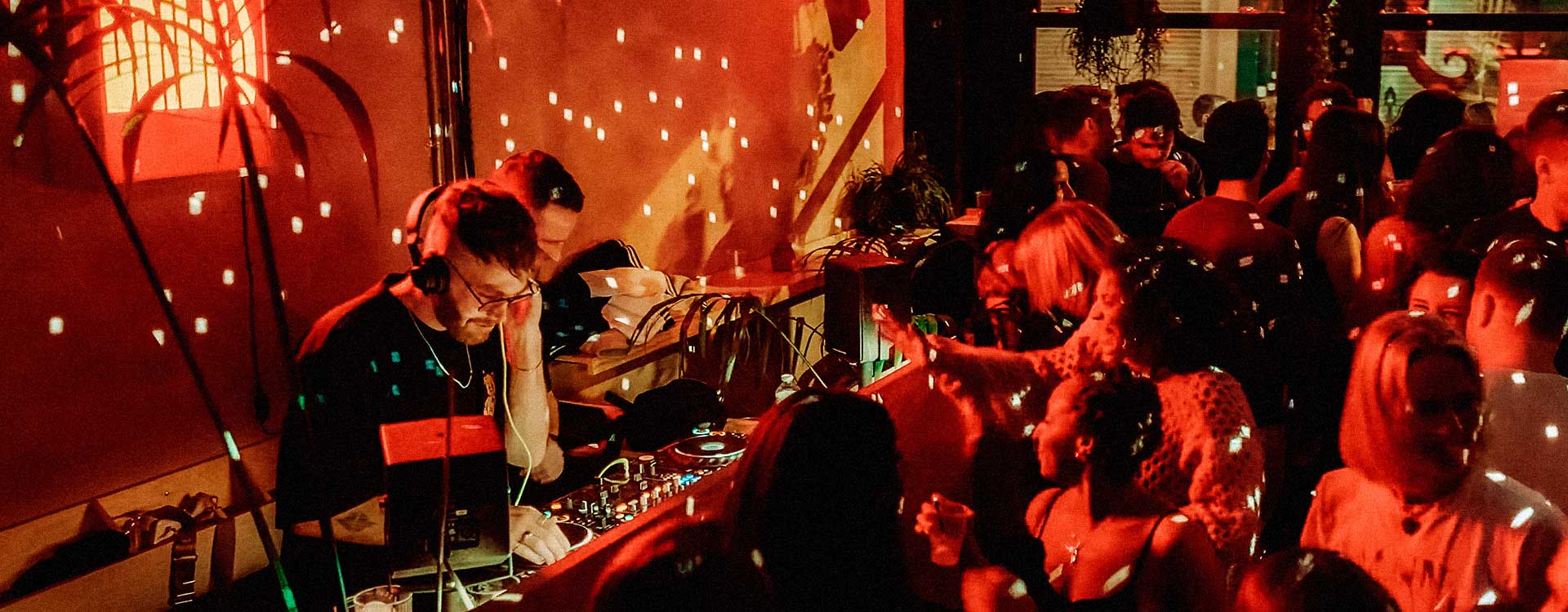 BRICKS_BAR_SHOT_CROP1.jpg