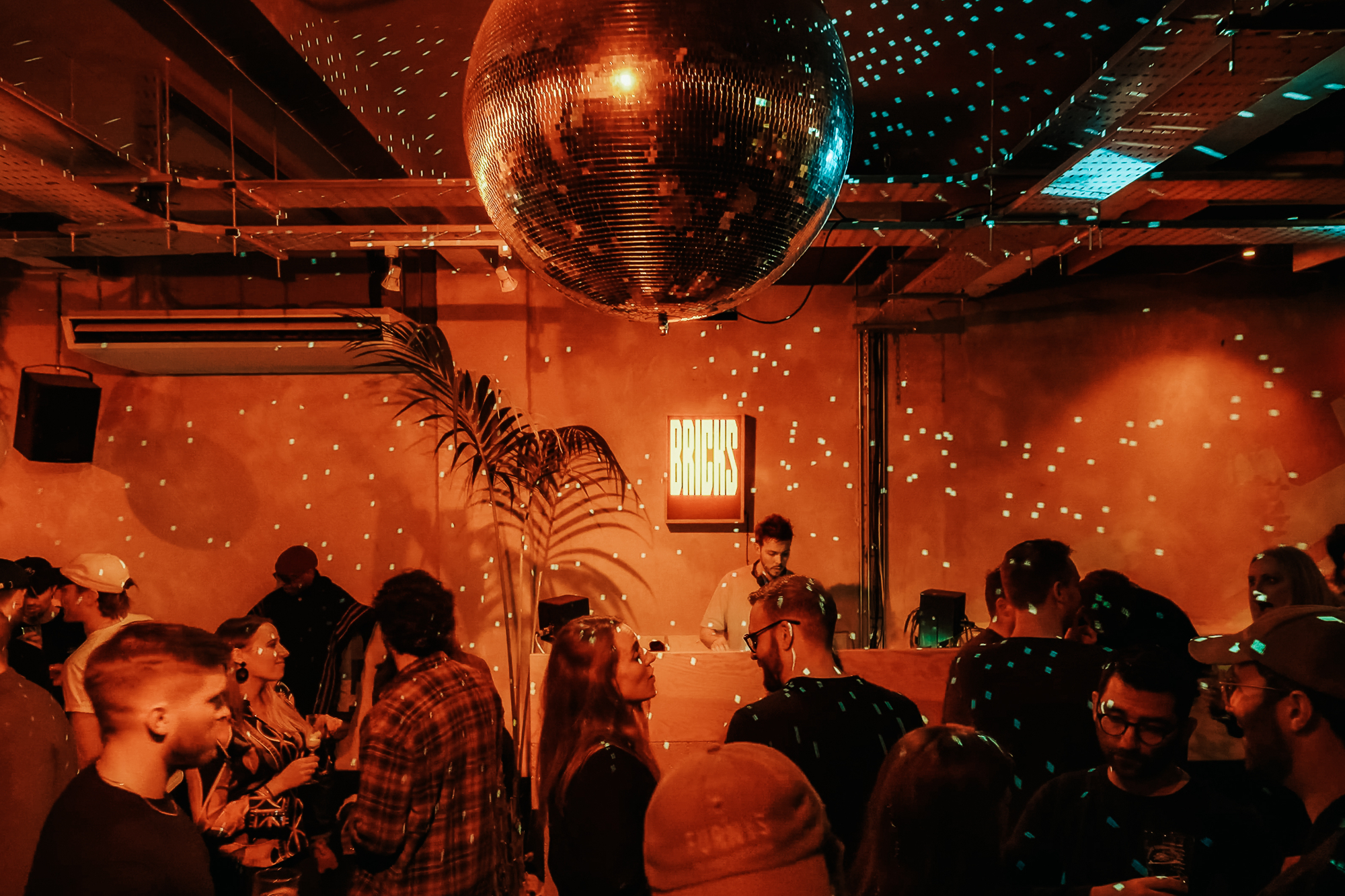 Salotto Sounds Takes Over Bricks