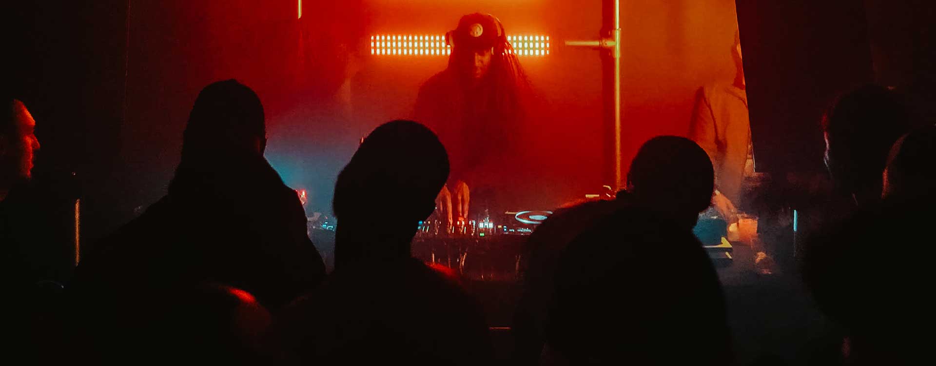 BRICKS_CLUB_SHOT_CROP4.jpg
